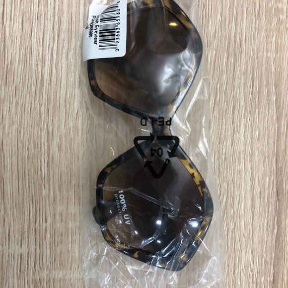 Women's Sunglasses with Metal Temple - Picture 4 of 4